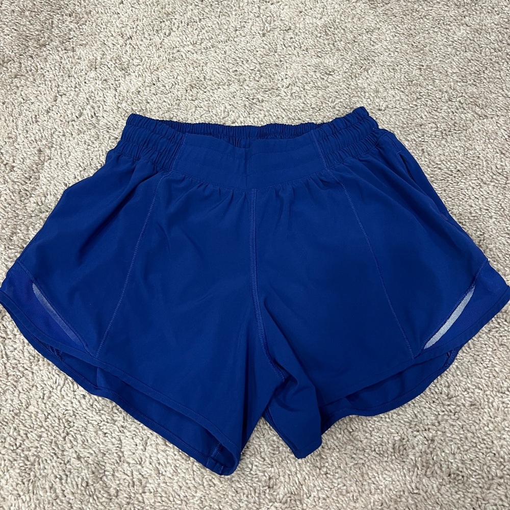 Lululemon Hotty Hot High-Rise Lined Short 4’ 
Size 4tall